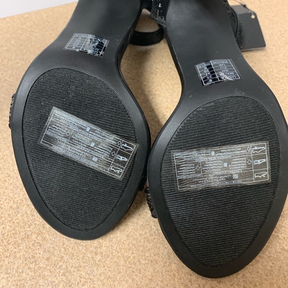 High Heels - Picture 7 of 8